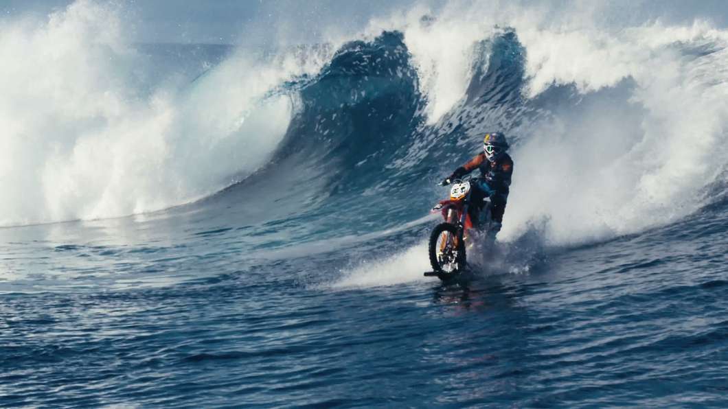 dirt-bike-surf